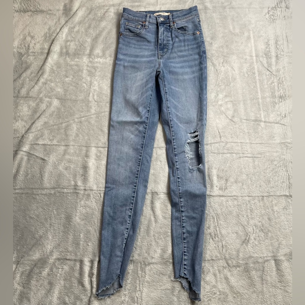 Levi’s Jeans 25 Premium Mile High Super Skinny Raw‎ Hem Ripped